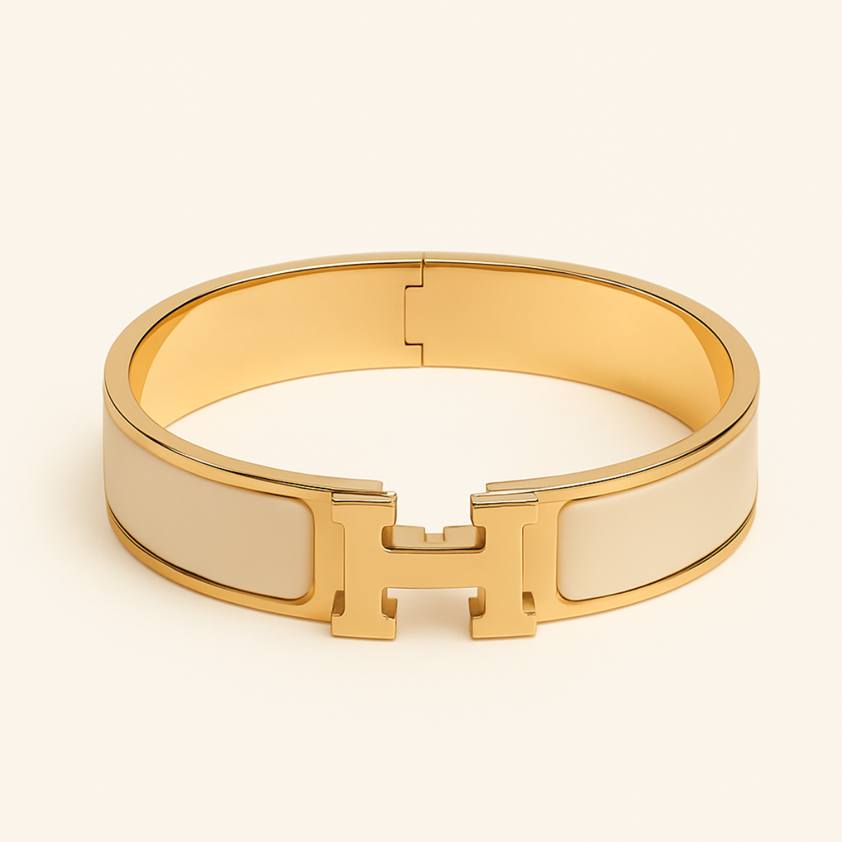 Lumarish™ "H" Armband