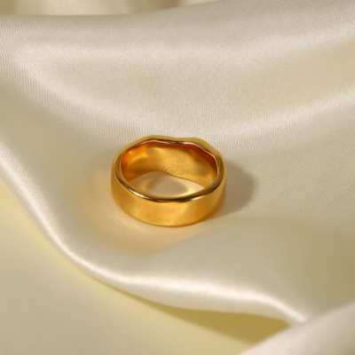 Lumarish™ Gold Pearl Ring