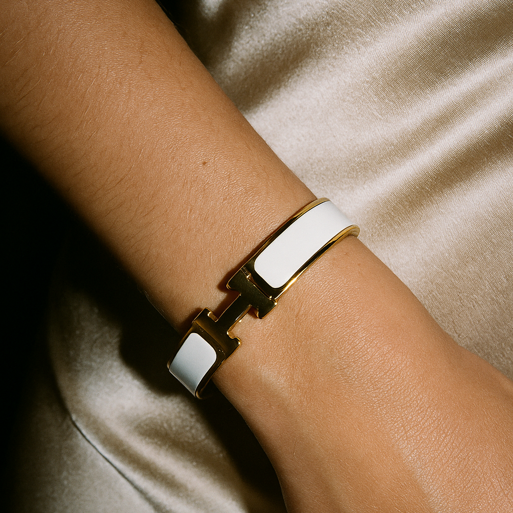 Lumarish™ "H" Armband