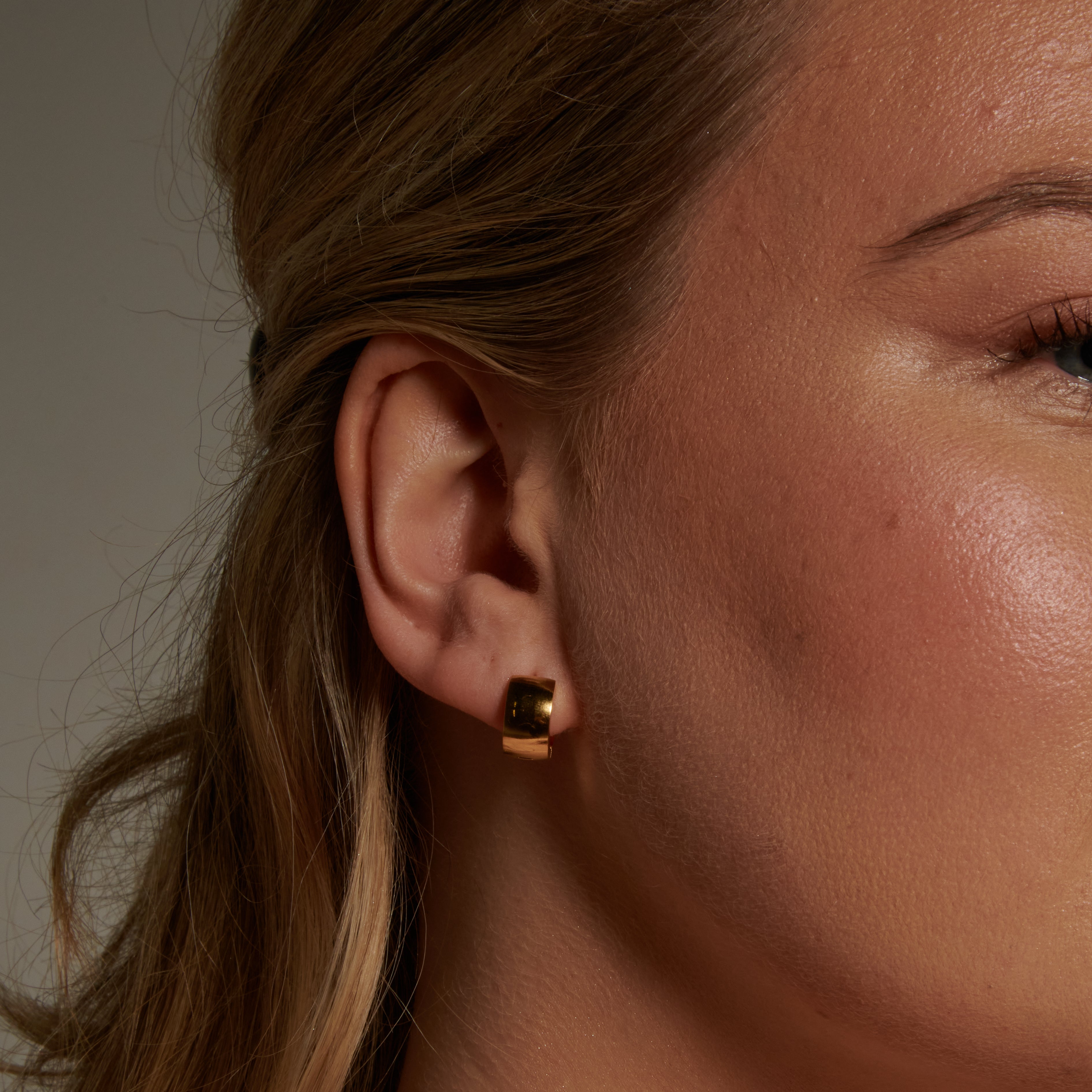Lumarish™ Golden Mini Hoops