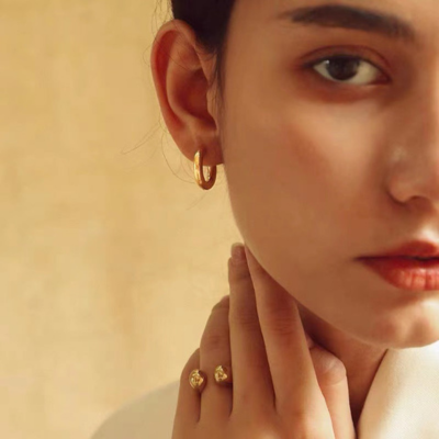 Lumarish™ Classic Gold Hoops